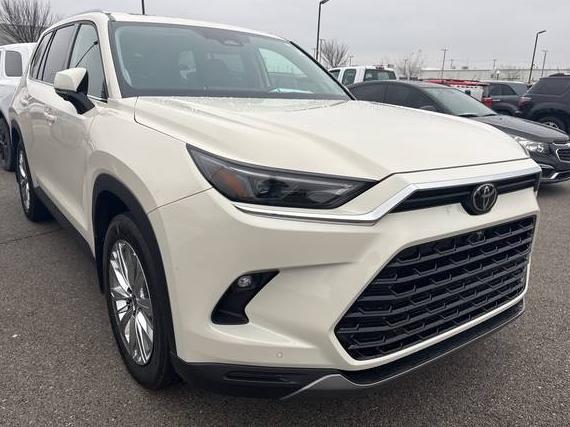 TOYOTA GRAND HIGHLANDER 2024 5TDAAAB50RS014717 image TOYOTA GRAND HIGHLANDER 2024 5TDAAAB50RS014717 image